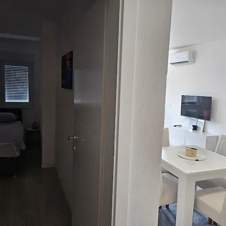 Aura * Bosanska Gradiška