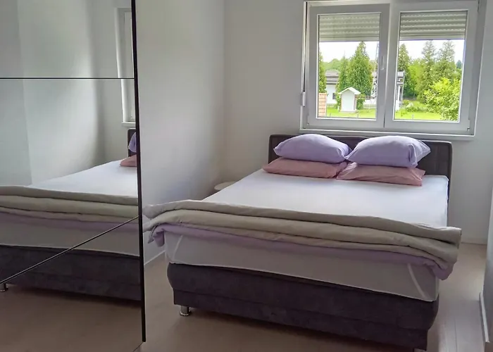 Aura بوسانسكا غراديشكا