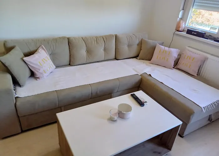 Aura * بوسانسكا غراديشكا